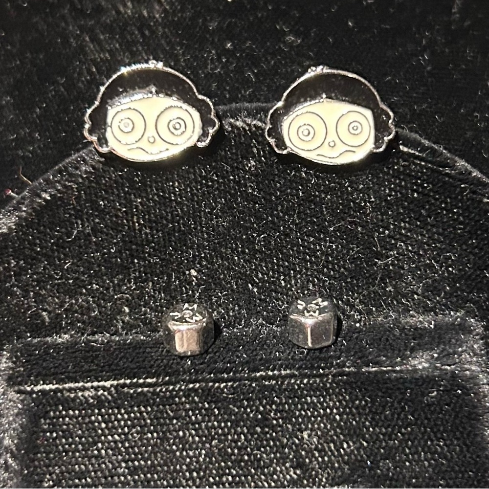 MMJ Miss Marc Jacobs Cute Silver Cartoon Face Stud Earrings
